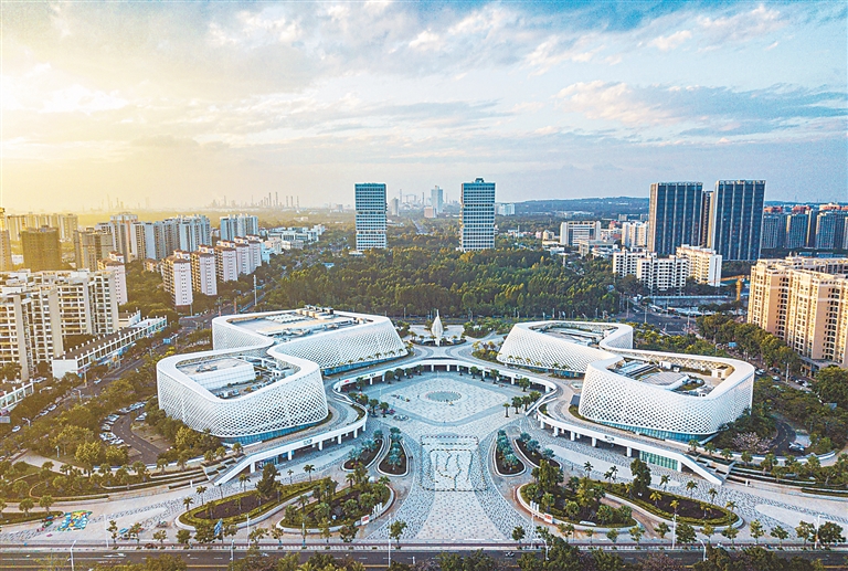 治水兴水看新疆丨赛里木湖秋色如画 生态保护成果丰硕